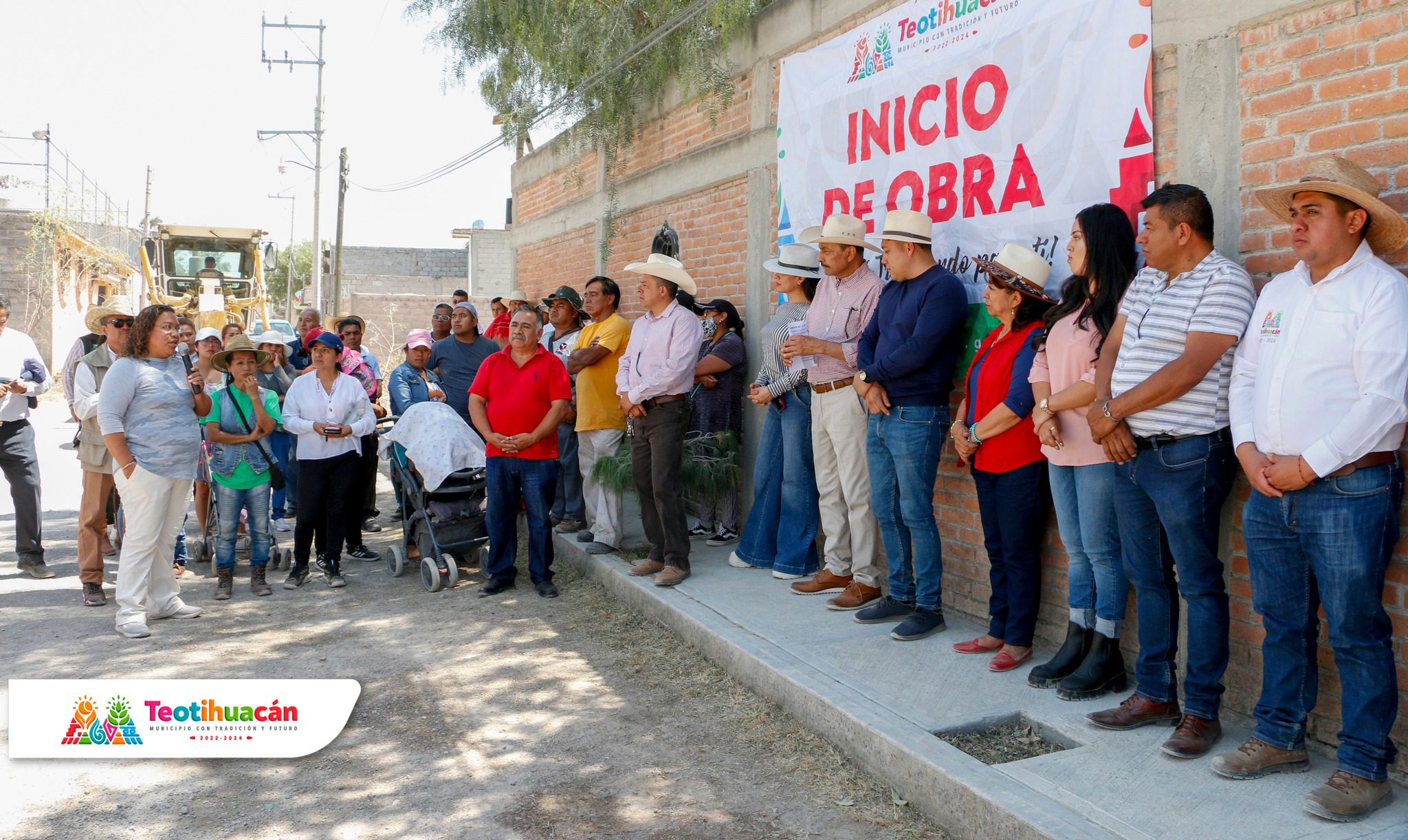 1678658557 219 Banderazo de inicio a la obra de pavimentacion en la