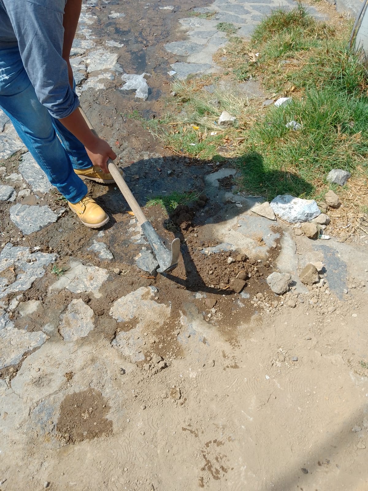 1678732814 397 Se reporta fuga de agua potable en la linea de