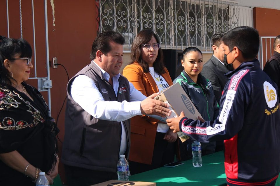 1678885770 467 Fortaleciendo la educacion de nuestro municipio a nombre del Gobernador