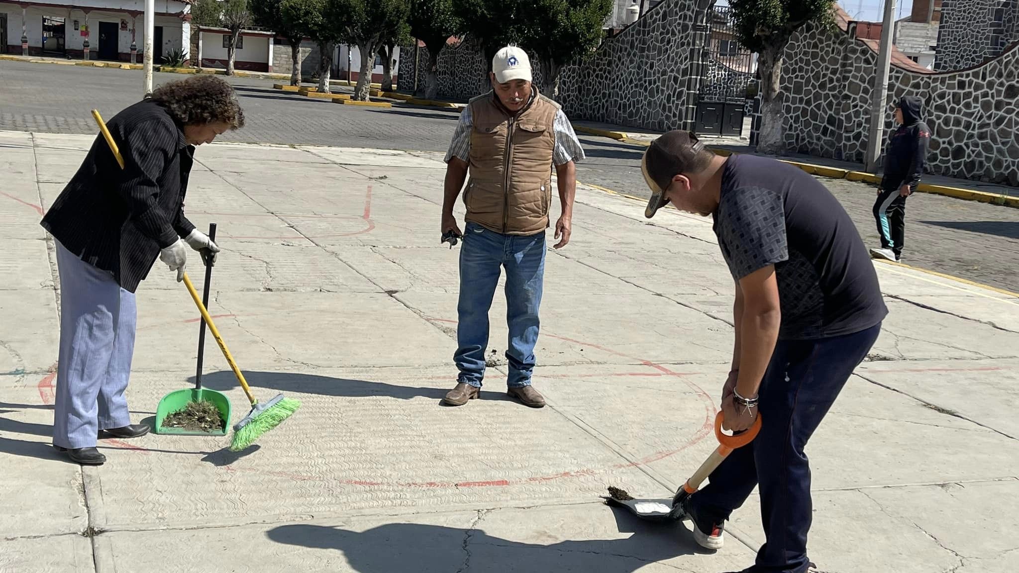 1678886294 774 Estamos dando mantenimiento a los espacios deportivos del Municipio para