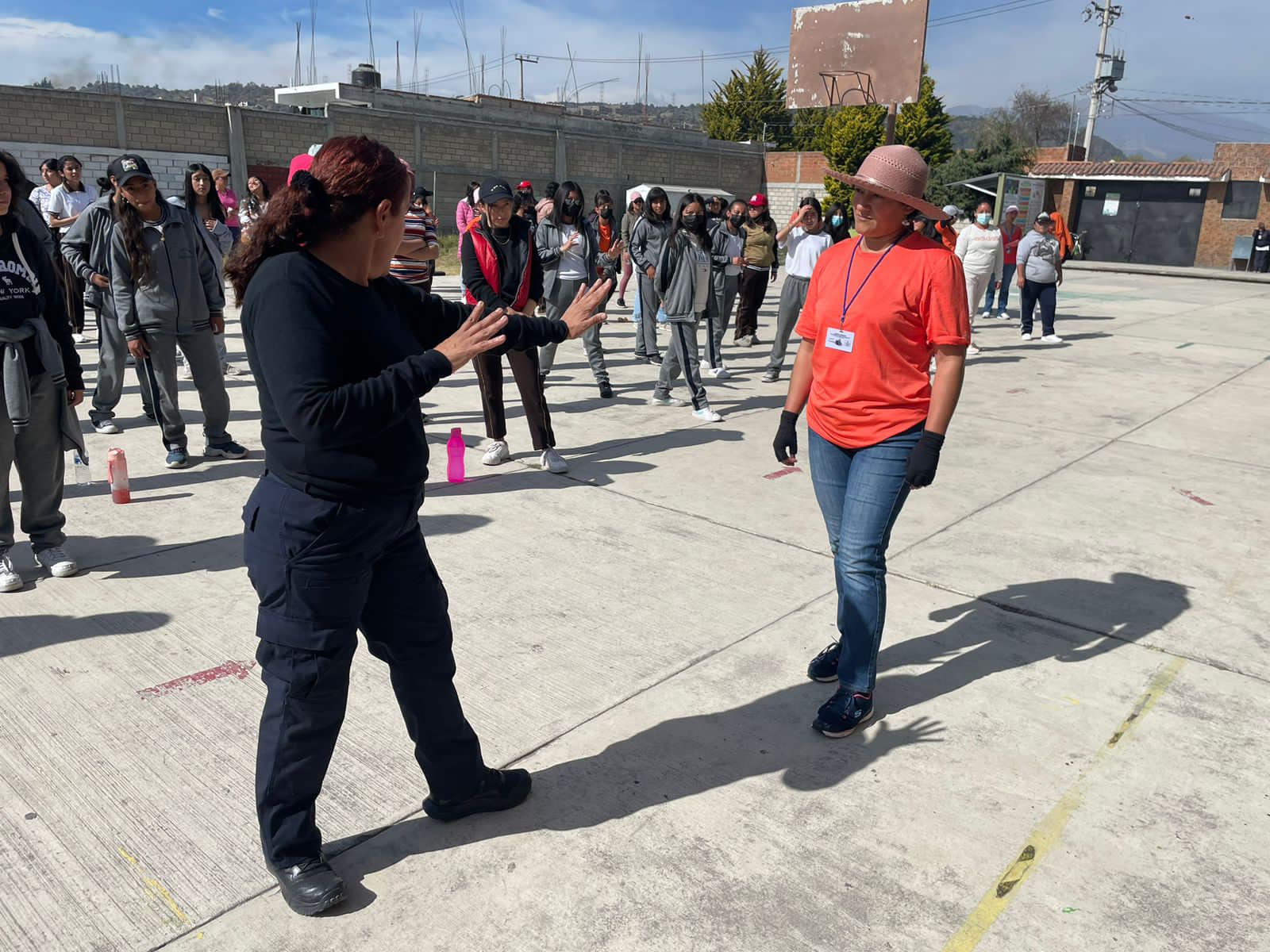 1678907140 Nuestro equipo del InstitutoMunicipalDeLaMujer realiza CursosDeDefensaPersonal