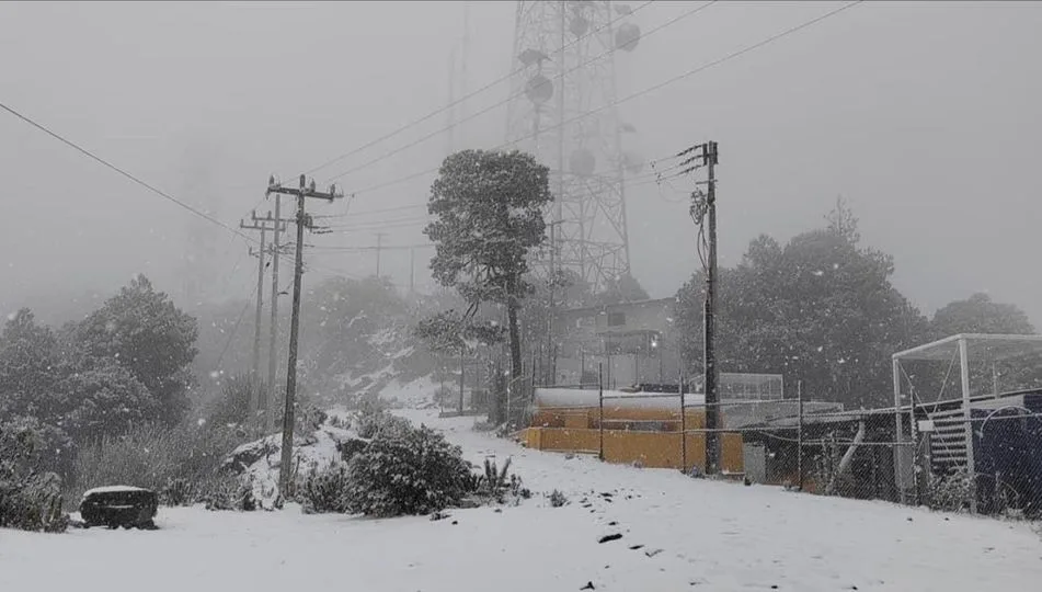 1678922657 Hoy nuestro cerro Xocotepetl se volvio a vestir de blanco jpg