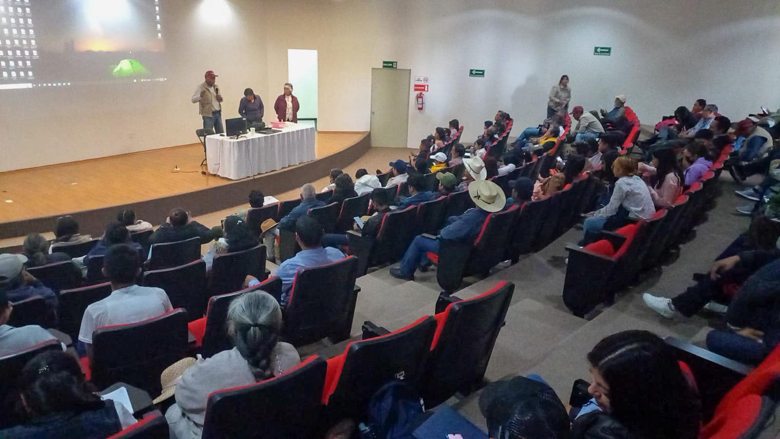 1679089034 726 El primer foro regional de intercambio de saberes entre productores