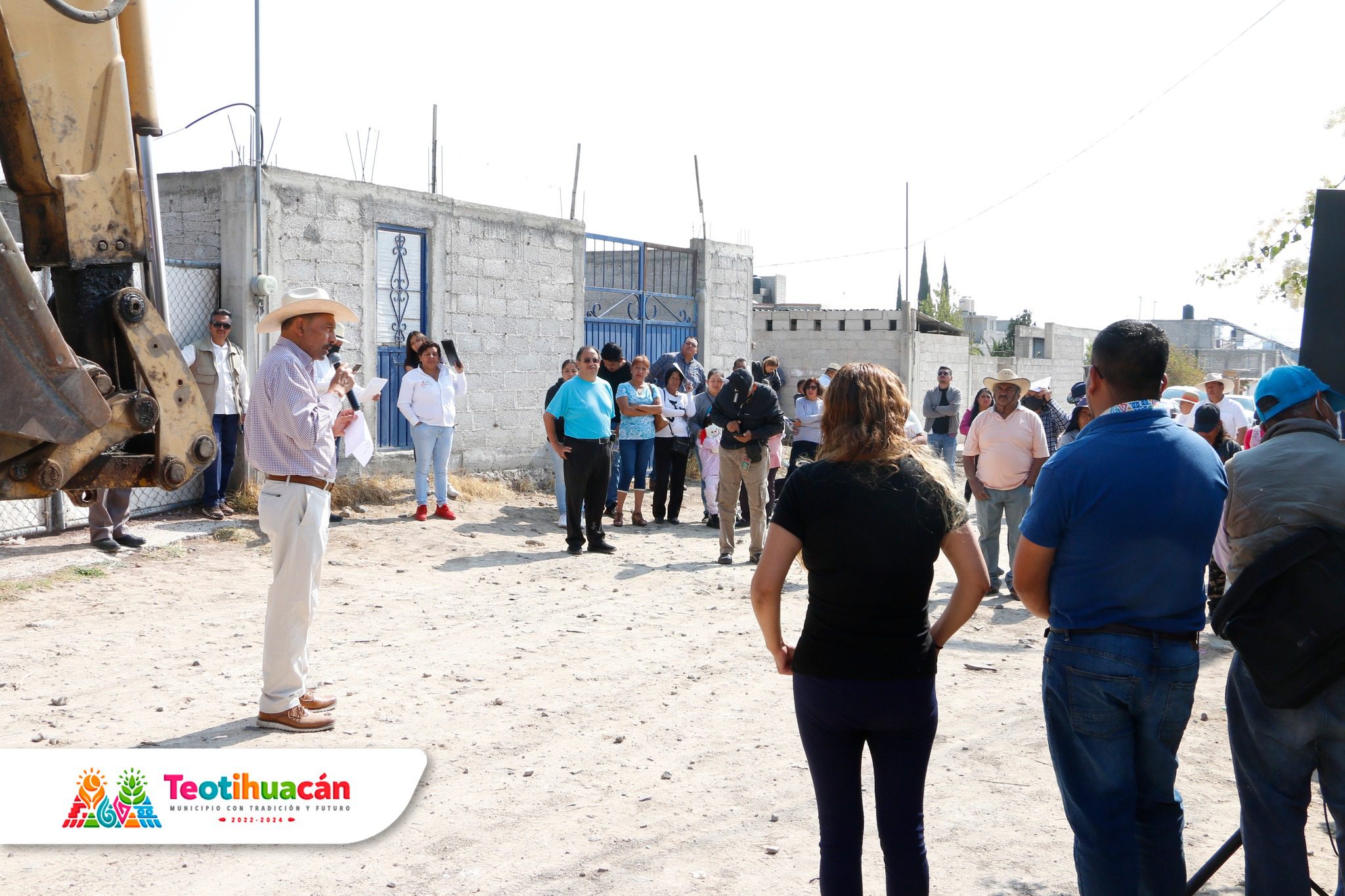 1679164944 725 Banderazo de inicio a la obra de repavimentacion con mezcla