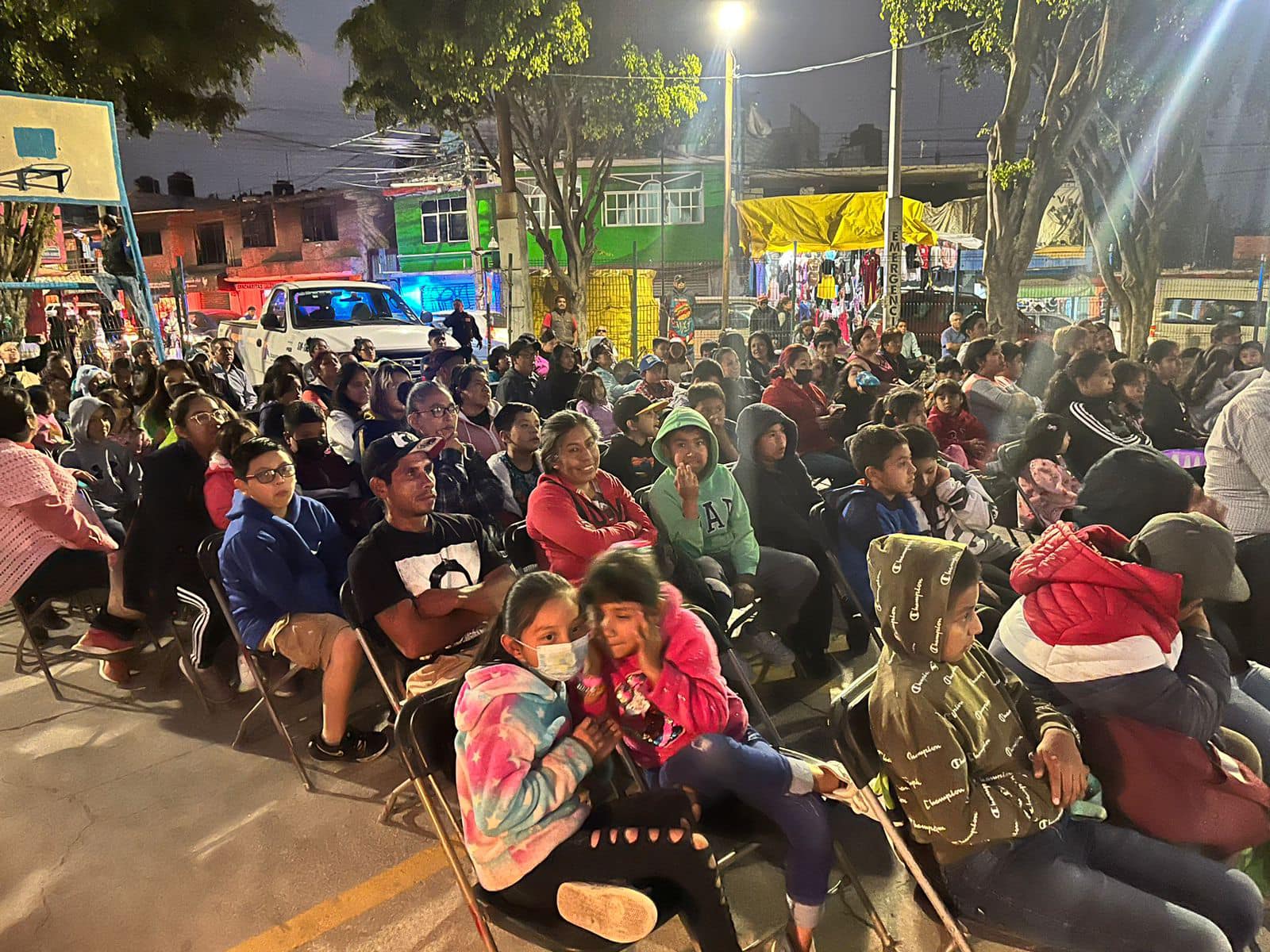 1679170984 Esta tarde en la Colonia 5 de mayo se reunieron