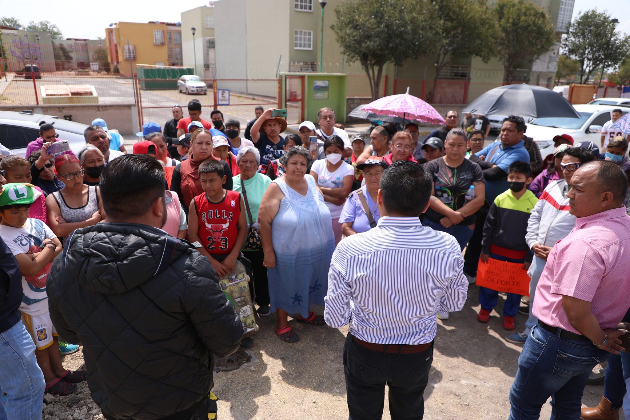 1679509947 15 INICIAMOS CON LA CONSTRUCCION DEL ARCOTECHO EN LA CANCHA DEPORTIVA