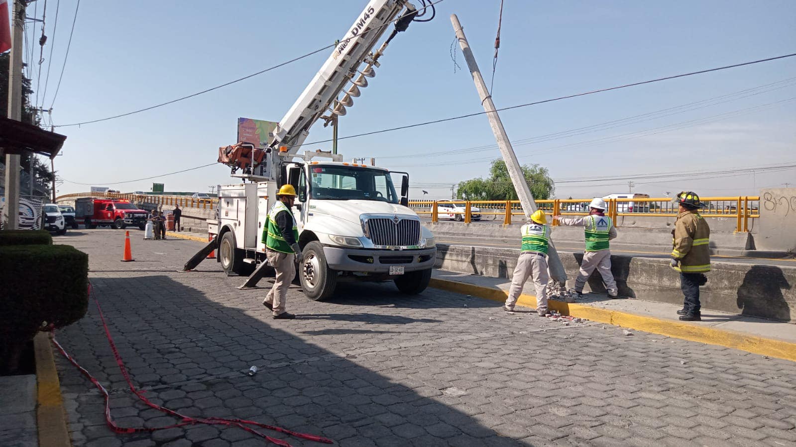 1679592384 794 El martes por la manana un automovil se impacto contra