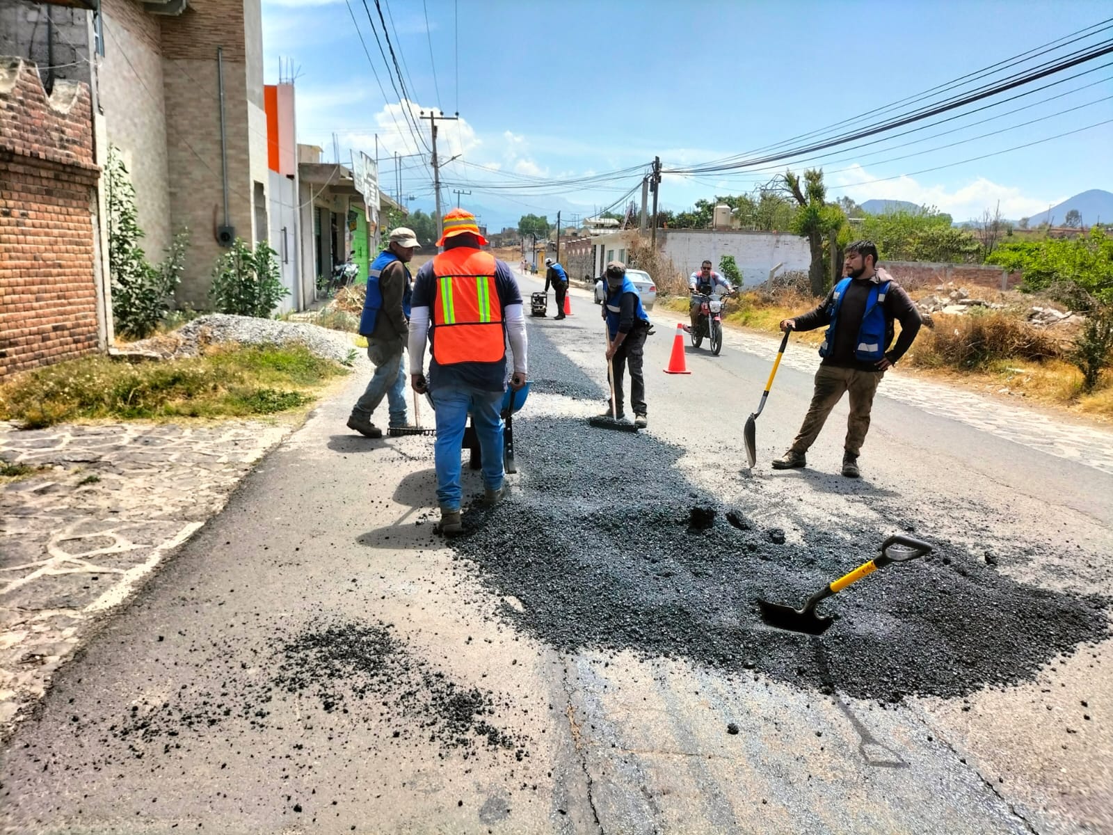 1679612301 El Profr Felix Guzman Florin y el H Ayuntamiento de