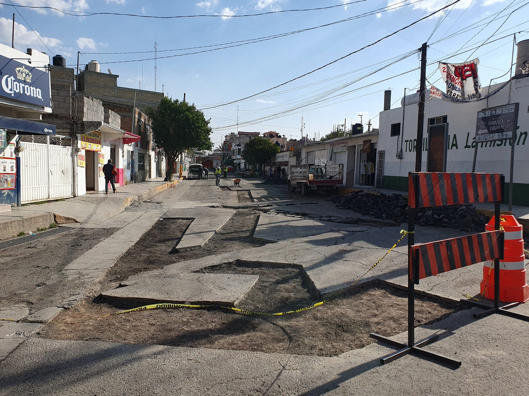 1679666359 896 El equipo de ObrasPublicas esta realizando labores de bacheo en