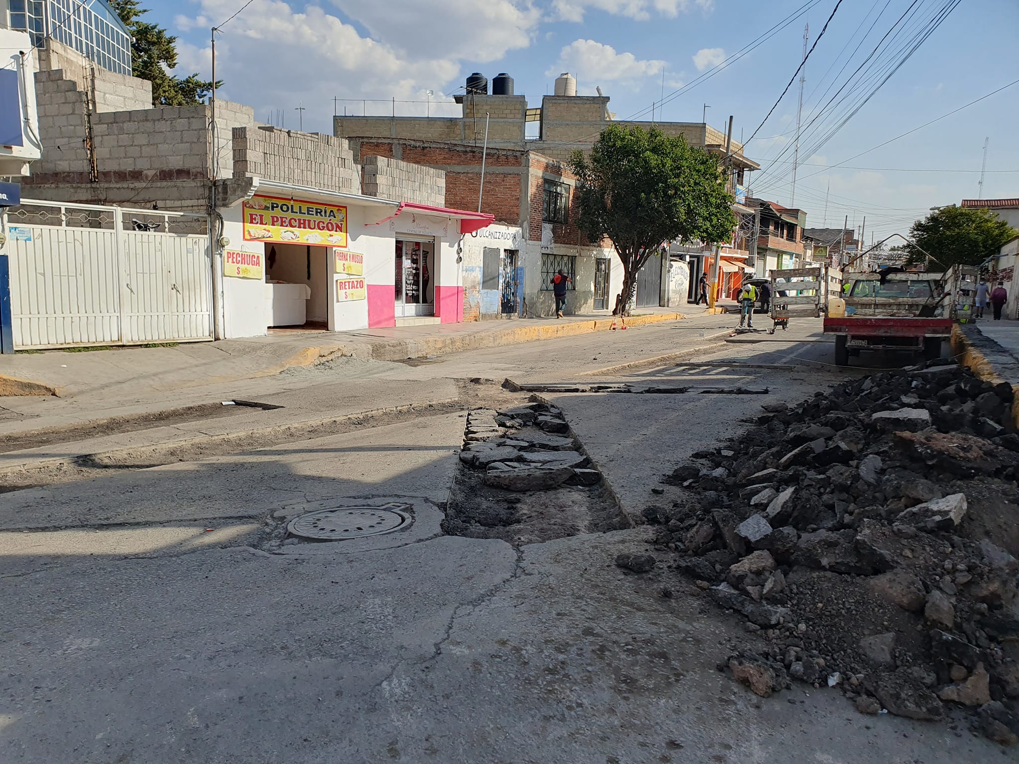 1679666364 787 El equipo de ObrasPublicas esta realizando labores de bacheo en