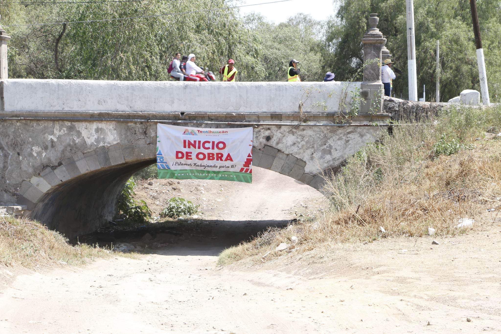 1679772270 Banderazo inicio de la obra Pavimentacion con adocreto en el