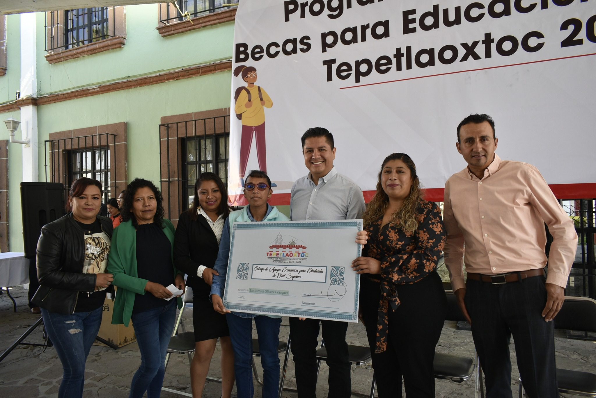 1679787512 14 ¡Entrega de Becas