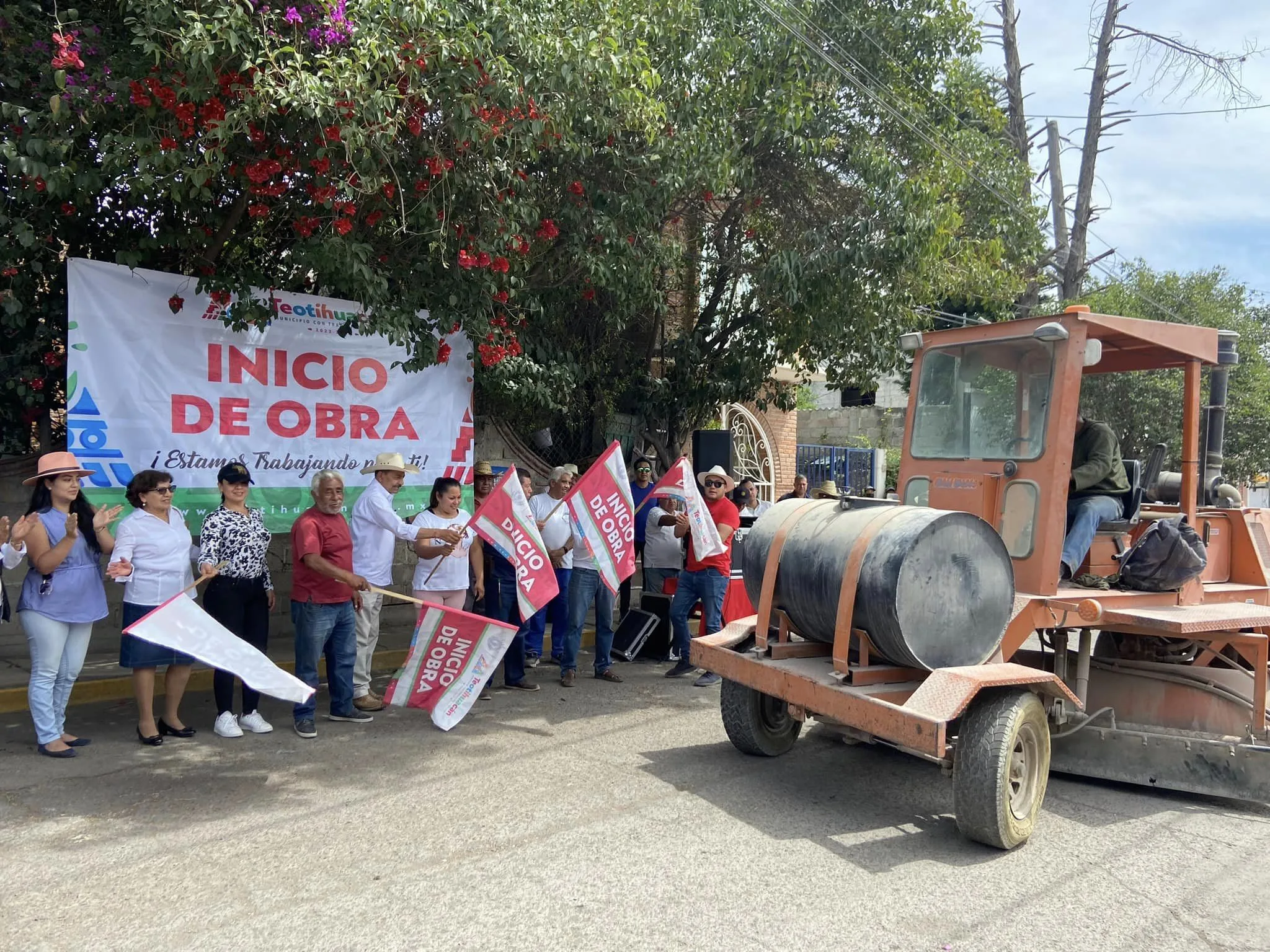 1679787864 Banderazo de inicio a la obra de repavimentacion asfaltica en jpg