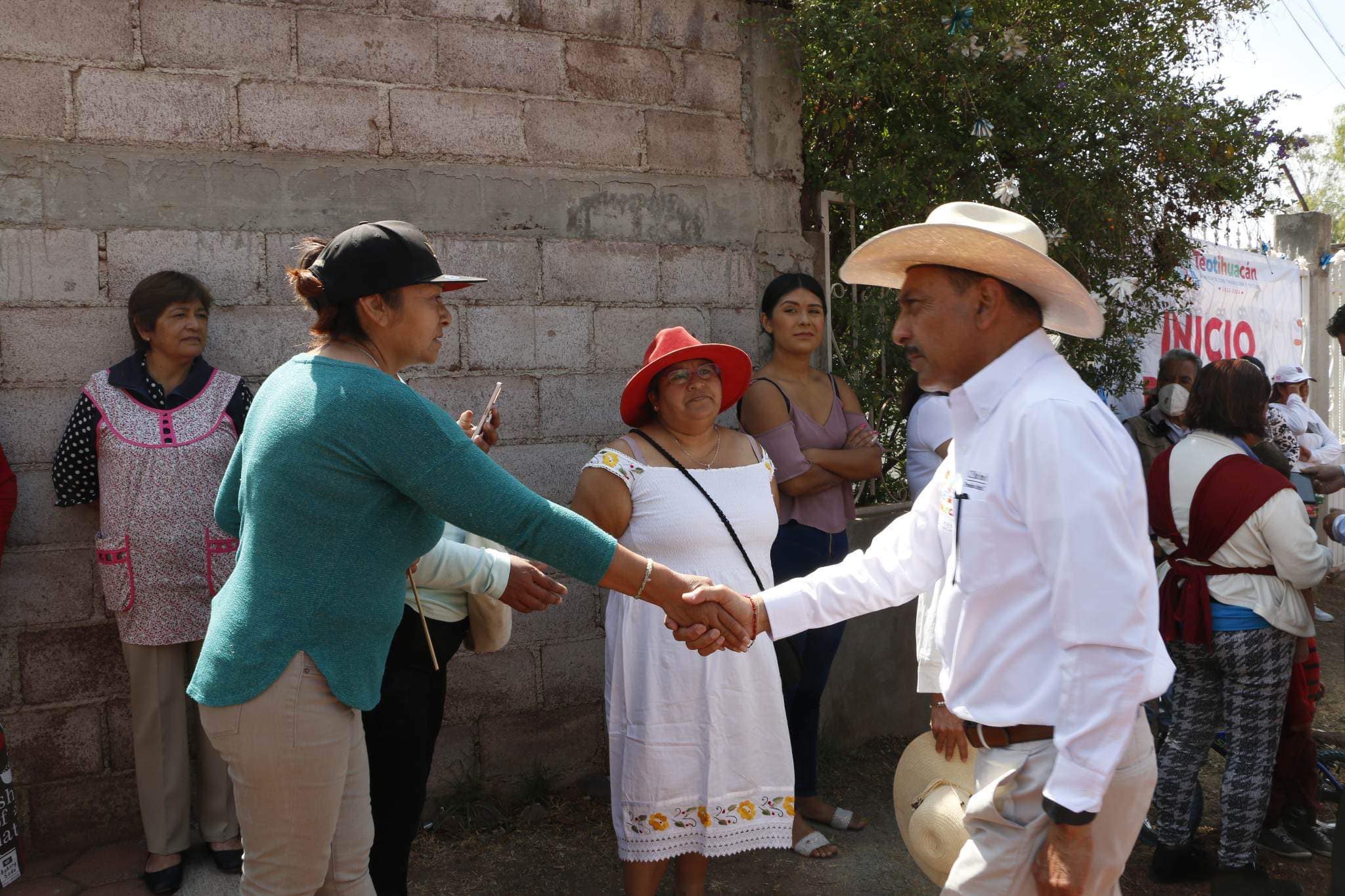 1679872880 207 Banderazo de inicio a la obra de Pavimentacion con adocreto