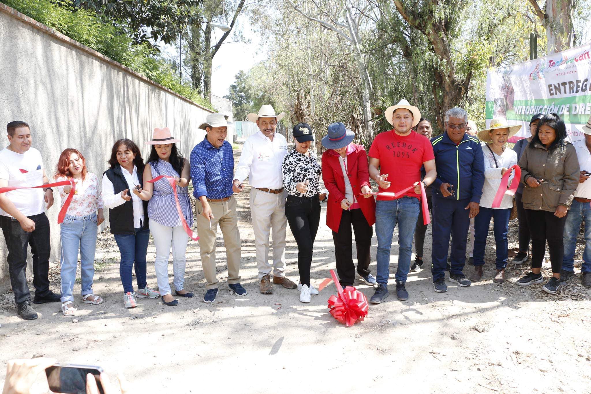 1679943450 938 Entrega de la obra de Introduccion de drenaje en la