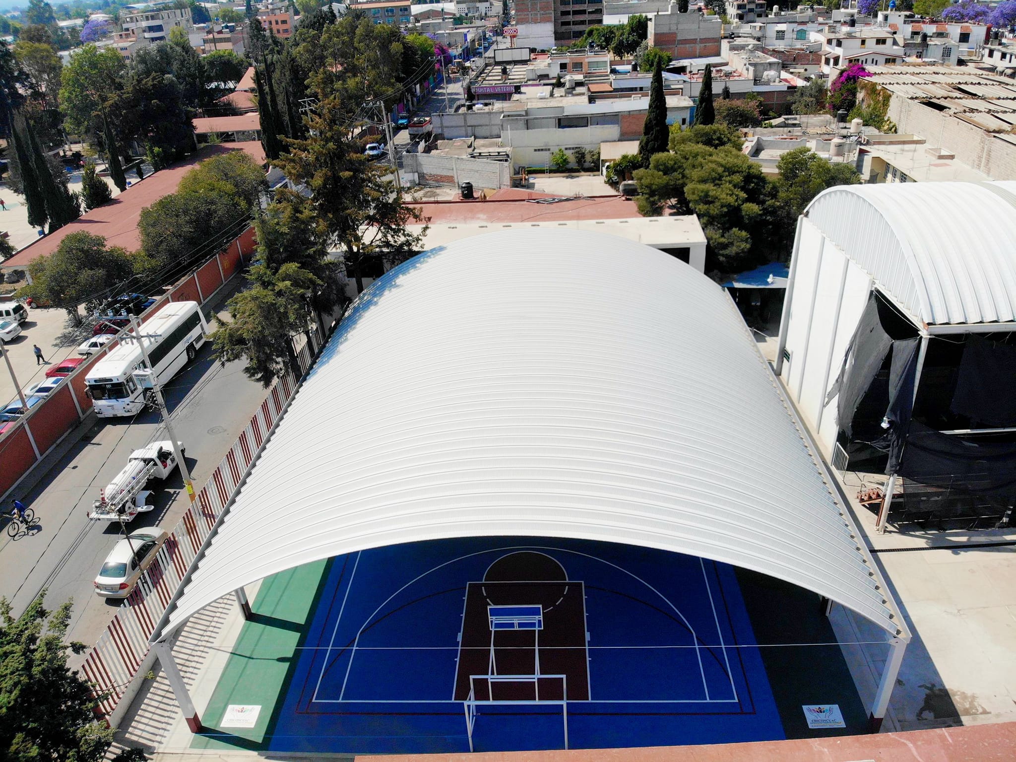 1680028452 898 Asi luce en esta tarde la cancha de basquetbol en