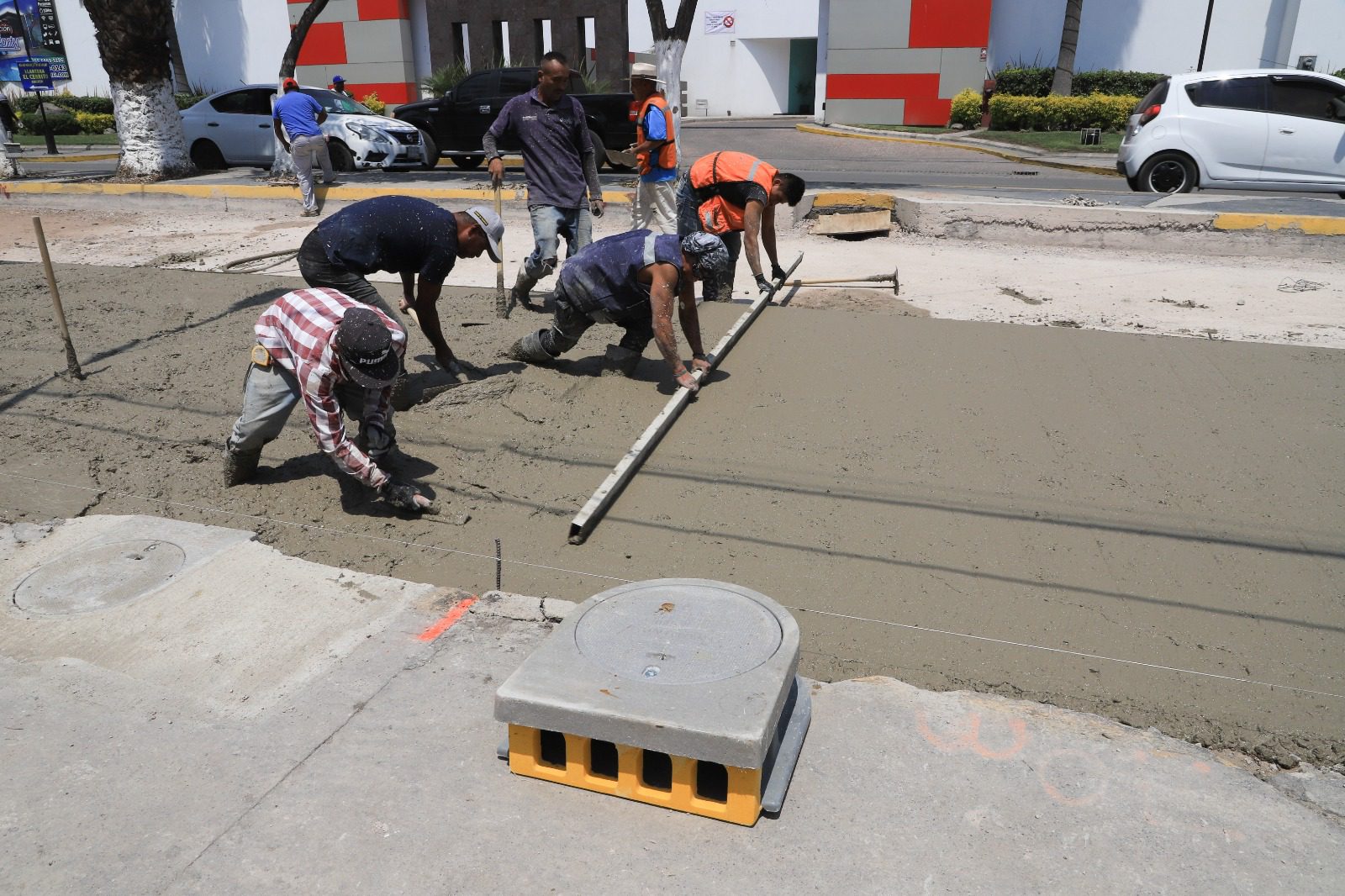 1680028639 891 Los trabajos de repavimentacion de la calzada de Guadalupe continuan