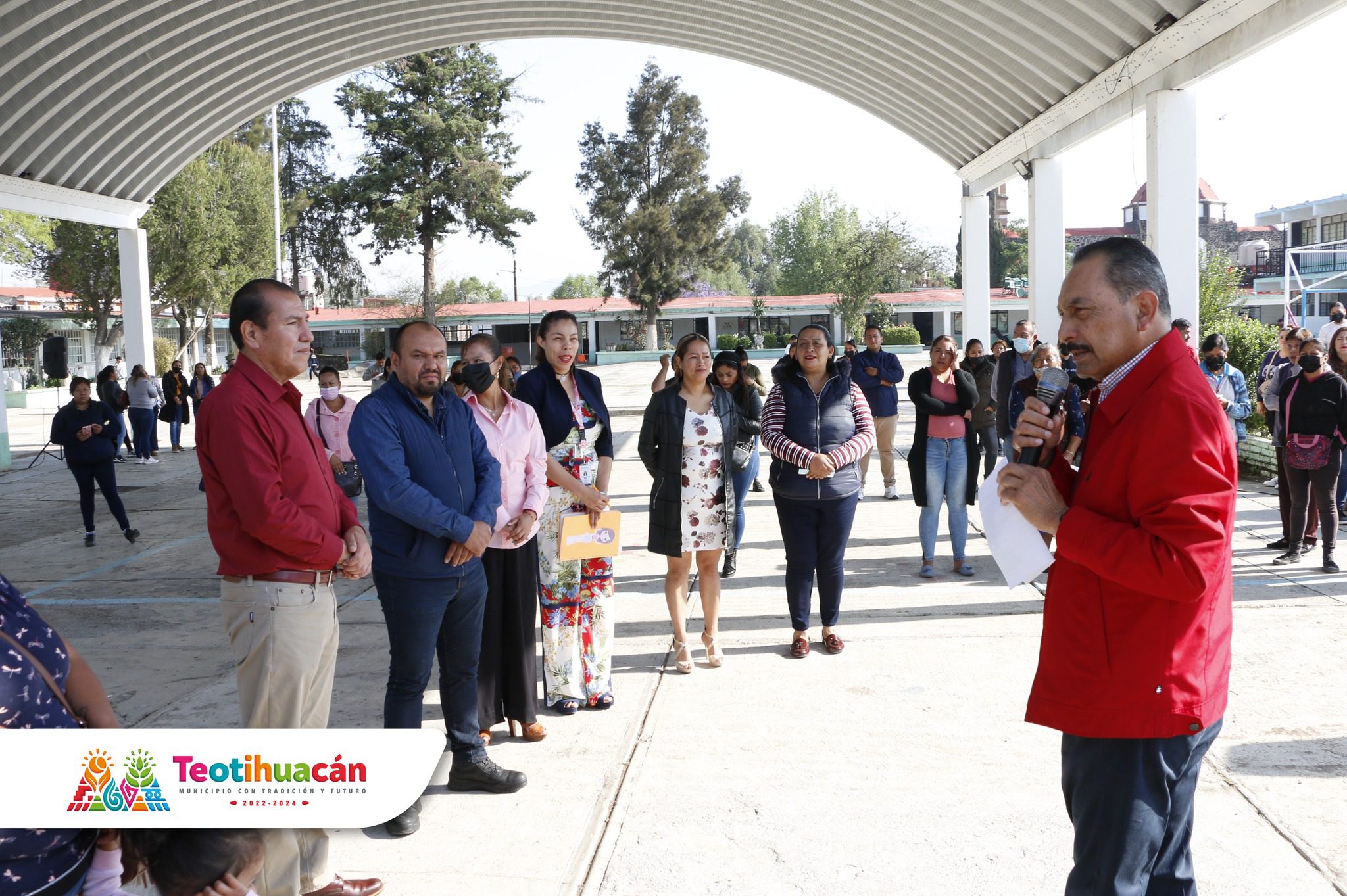 1680041294 746 Banderazo de inicio a la obra Construccion de aula en