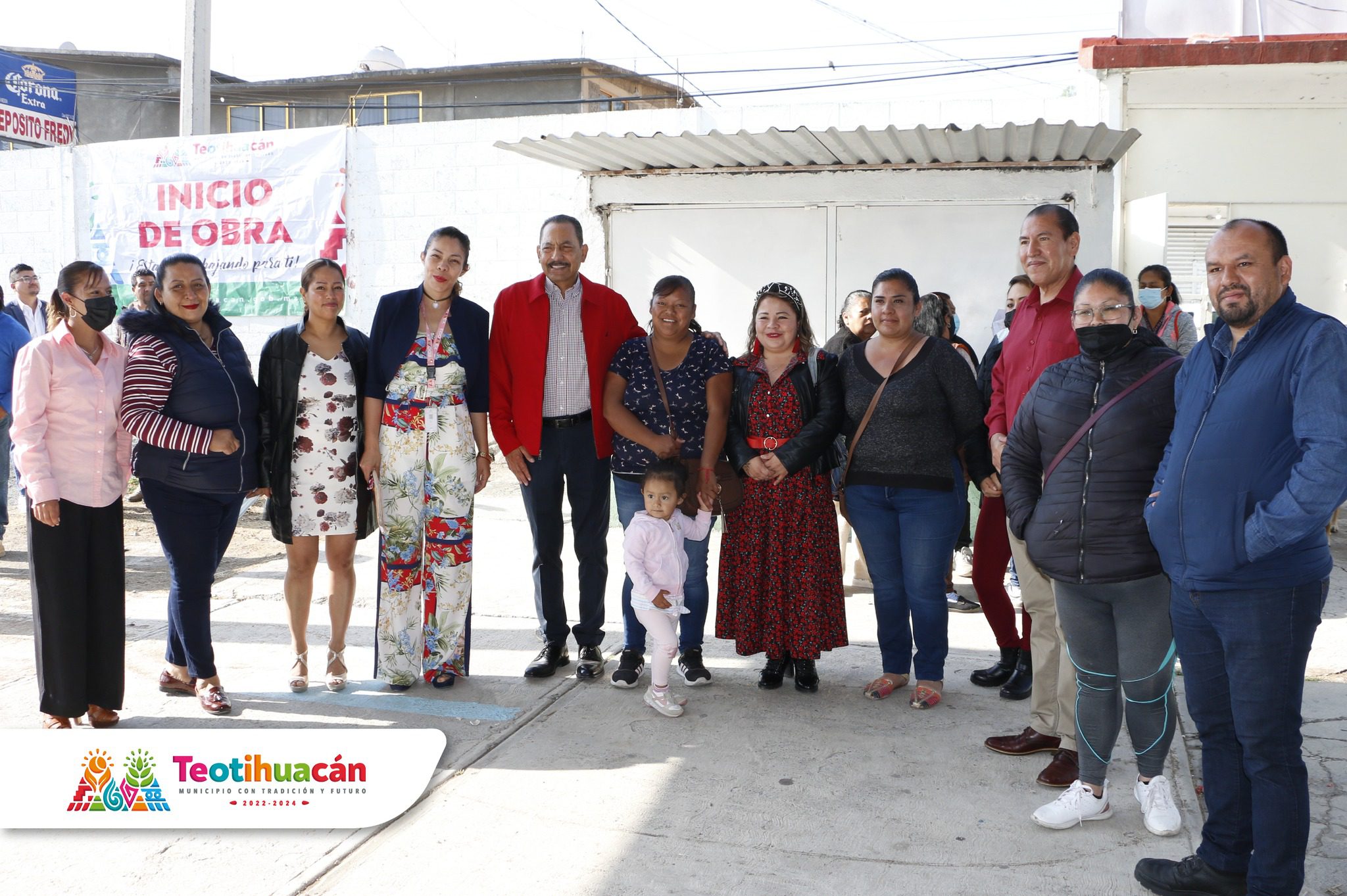 1680041300 282 Banderazo de inicio a la obra Construccion de aula en