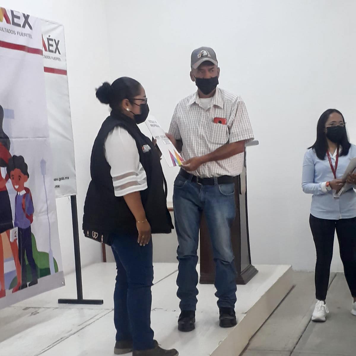 1680096012 664 La Coordinacion del IMEVIS realizo la entrega de Titulos de