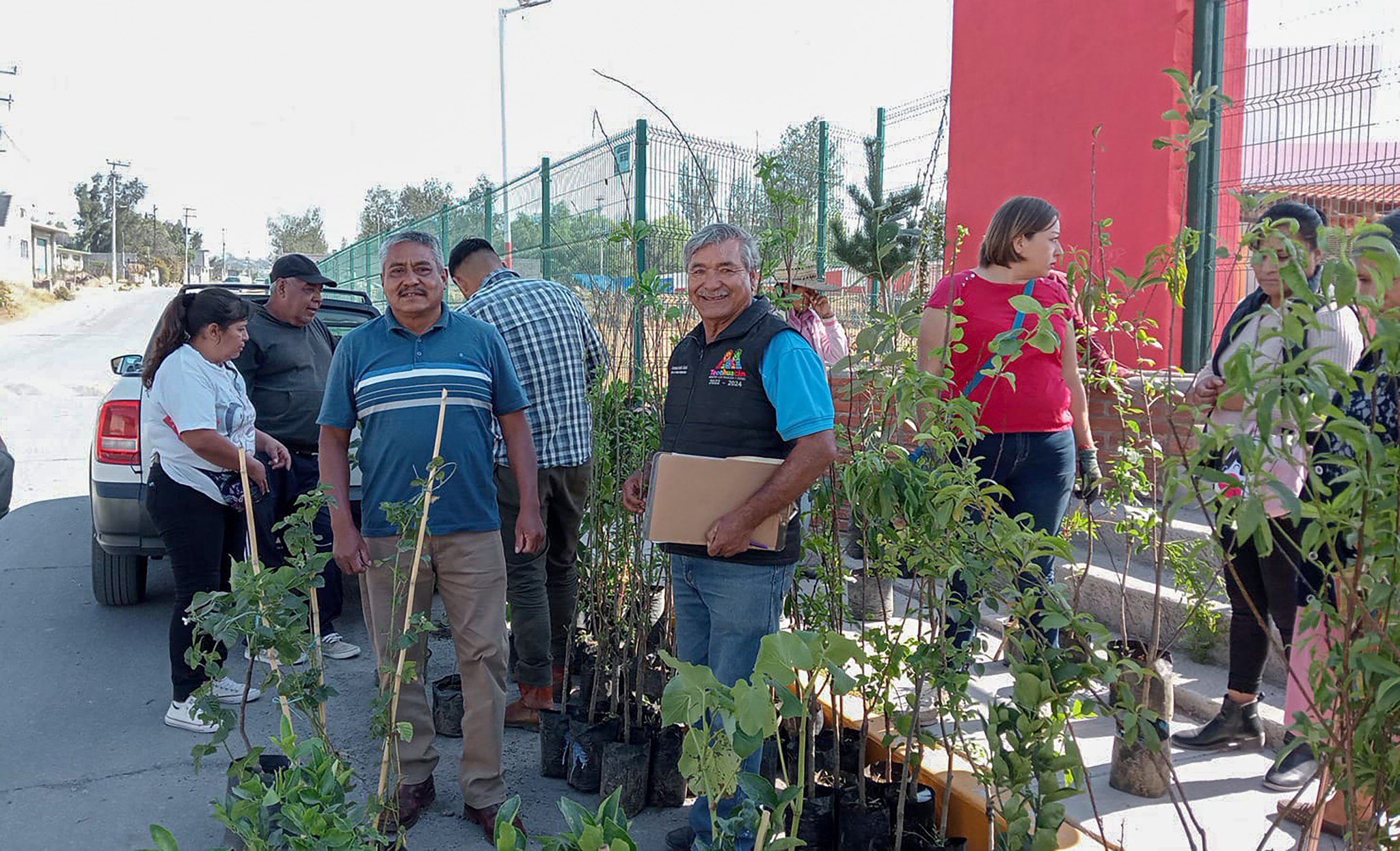 1680100338 405 Finalizamos la entrega de arboles frutales a bajo costo en