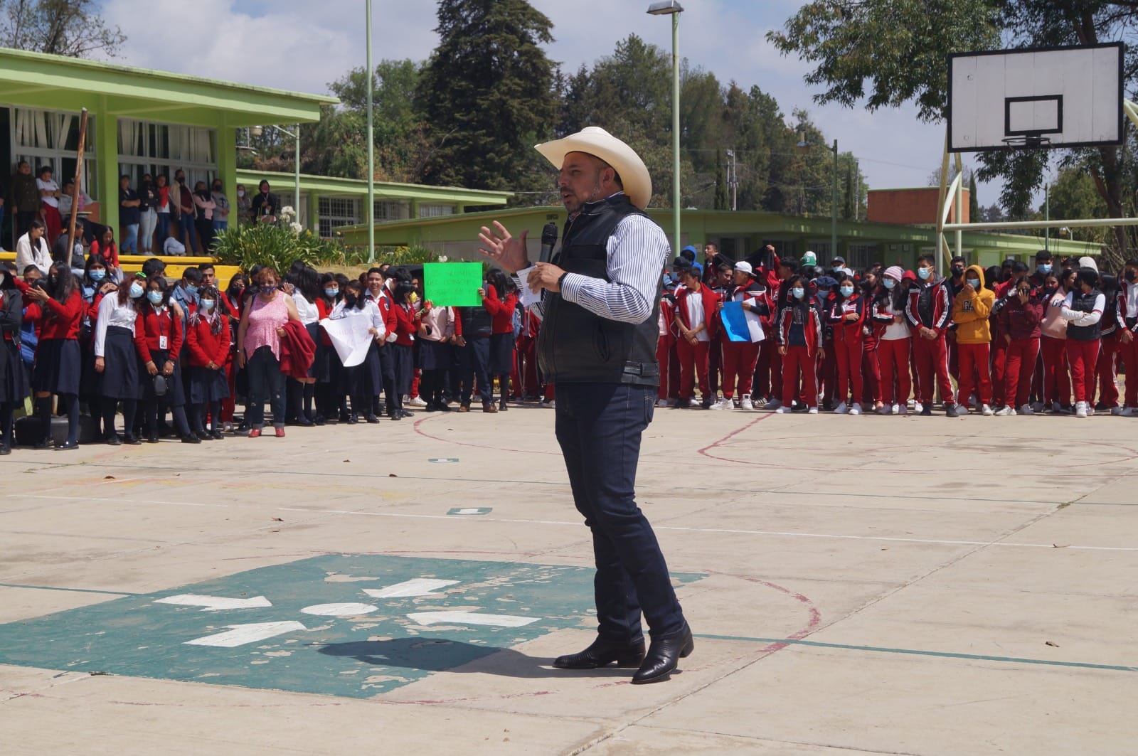 1680129673 679 Mas y mejores obras para la educacion