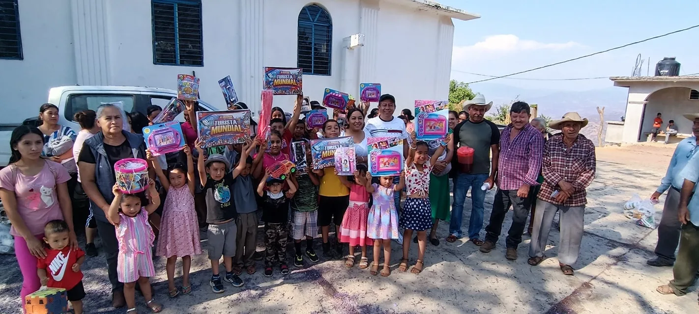 1680133521 Esta tarde nuestro Presidente Municipal Lic Obed Santos Rojo junto jpg