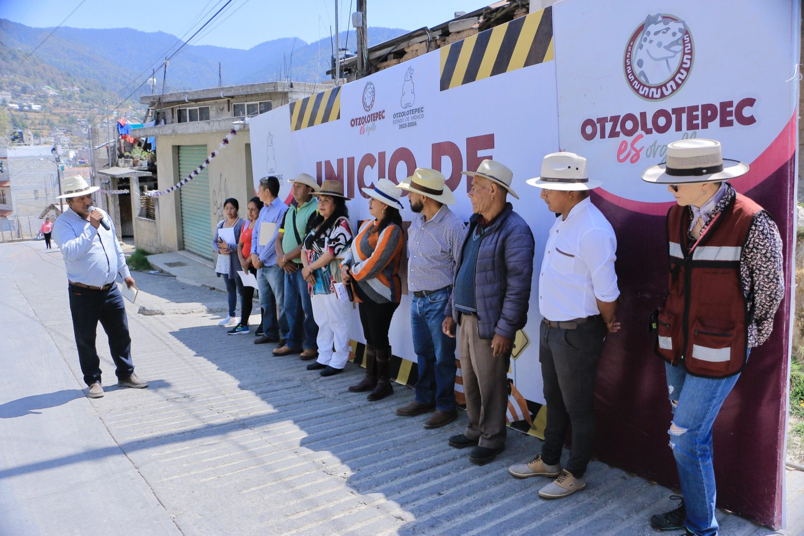 1680179245 525 Con pavimentacion y electrificacion en La Concepcion y Capulhuac nuestro