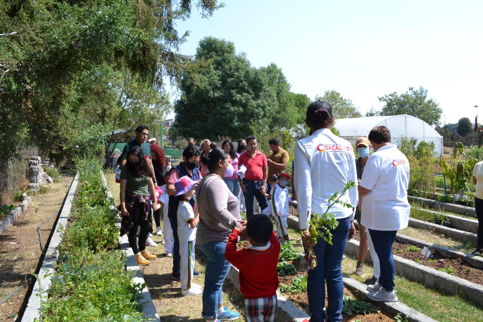 1680184159 482 El vivero municipal recibio una visita muy especial de los