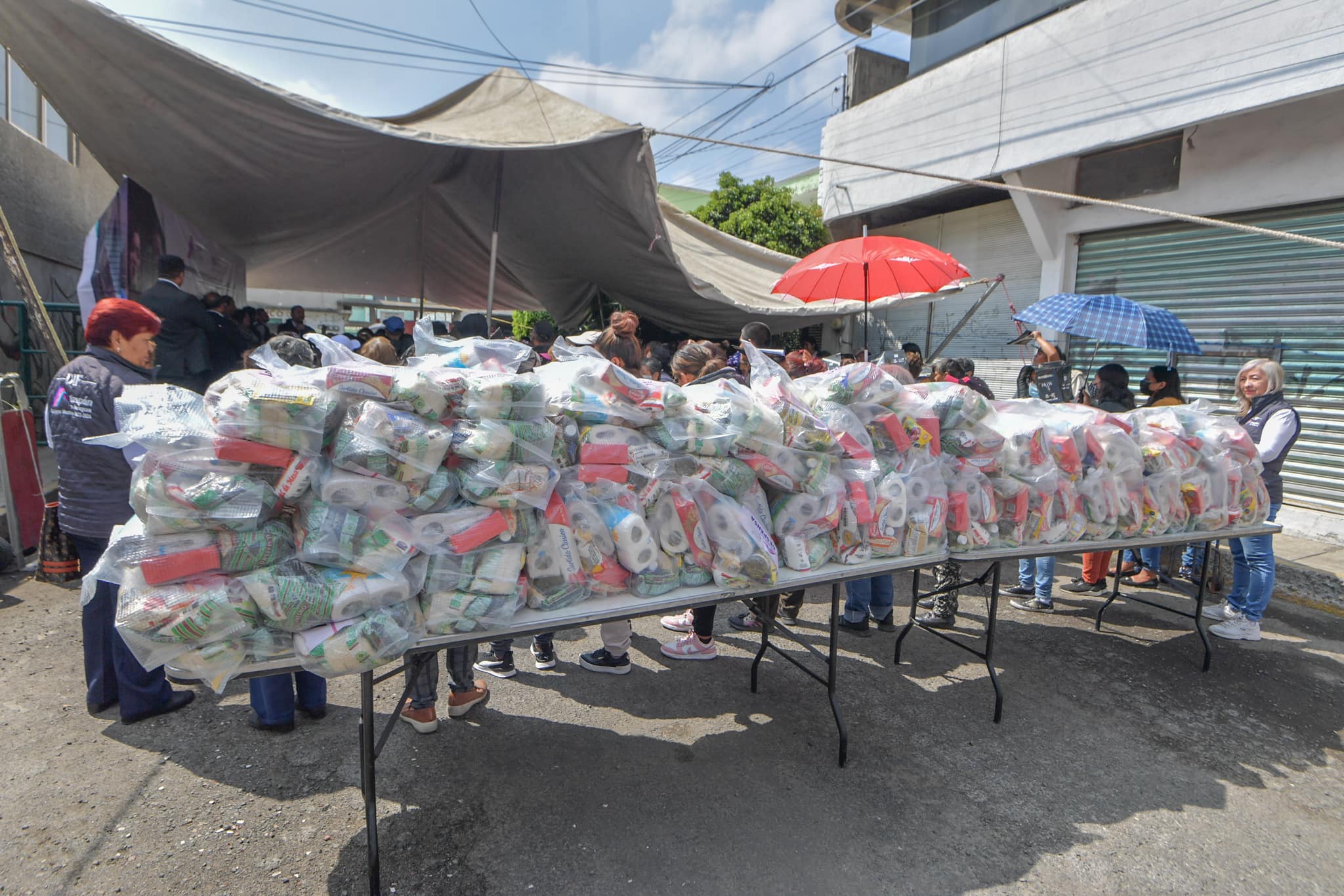 1680192256 791 Hoy en Ampliacion Lomas de Tepalcapa fueron repartidos paquetes de