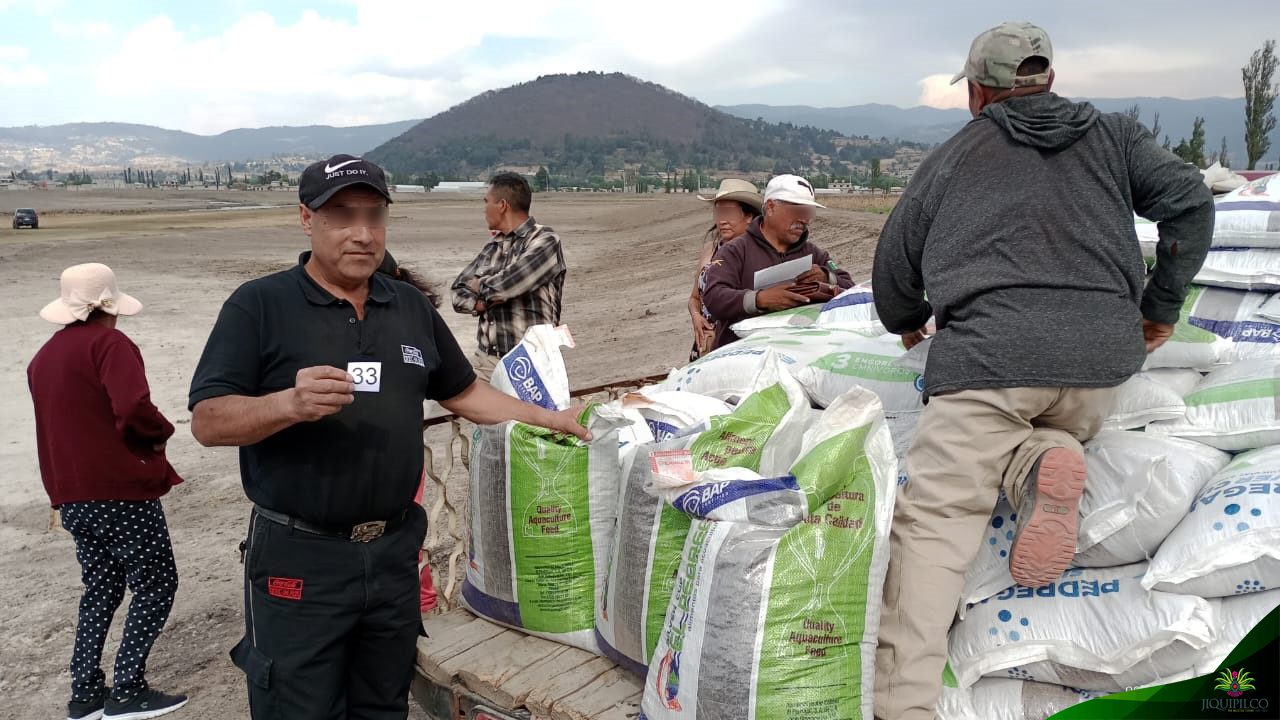 1680206114 958 Personal de la JefaturaAcuicola perteneciente a la Direccion del Campo