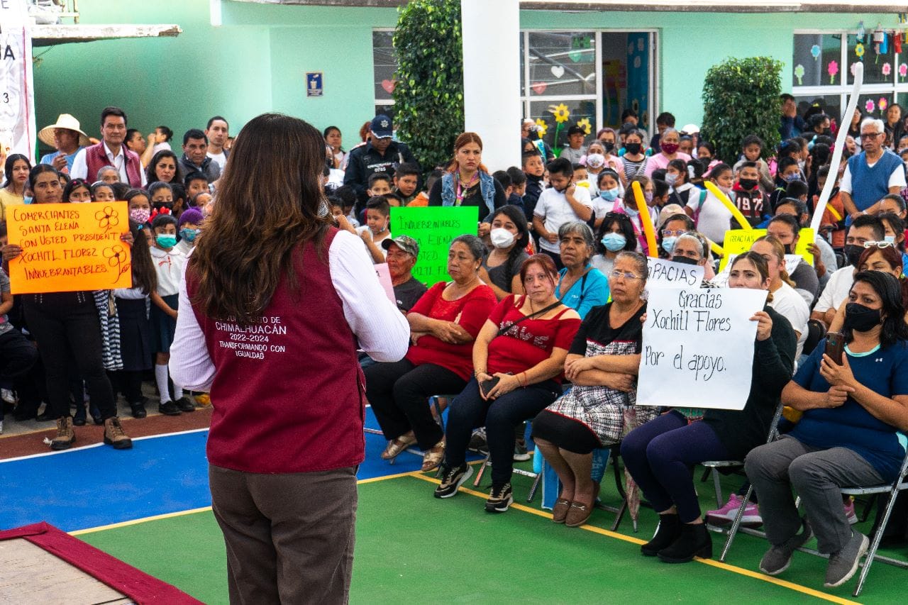 1680206839 298 ENTREGAN UN TECHADO MAS EN PRIMARIA DE CHIMALHUACAN