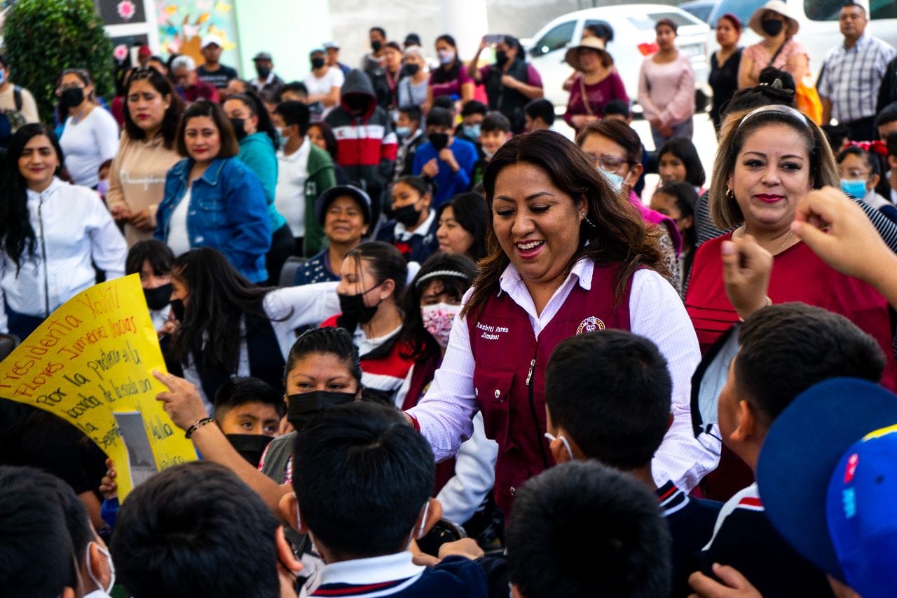 1680206846 452 ENTREGAN UN TECHADO MAS EN PRIMARIA DE CHIMALHUACAN