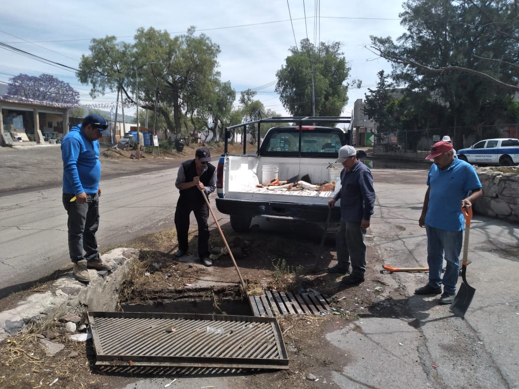 1680213078 773 Esta tarde el equipo de servicios publicos esta trabajando para