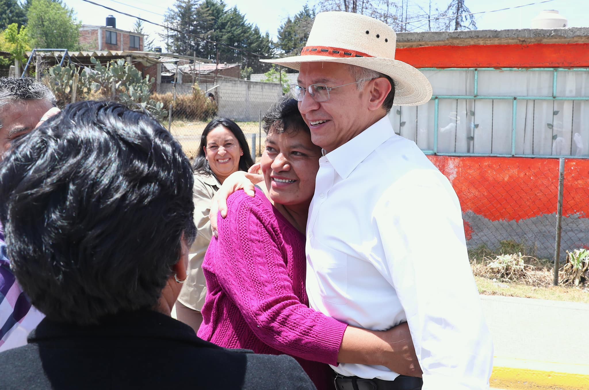 1680220394 518 Cumpliendo con los compromisos de campana nuestro Presidente Municipal Raymun