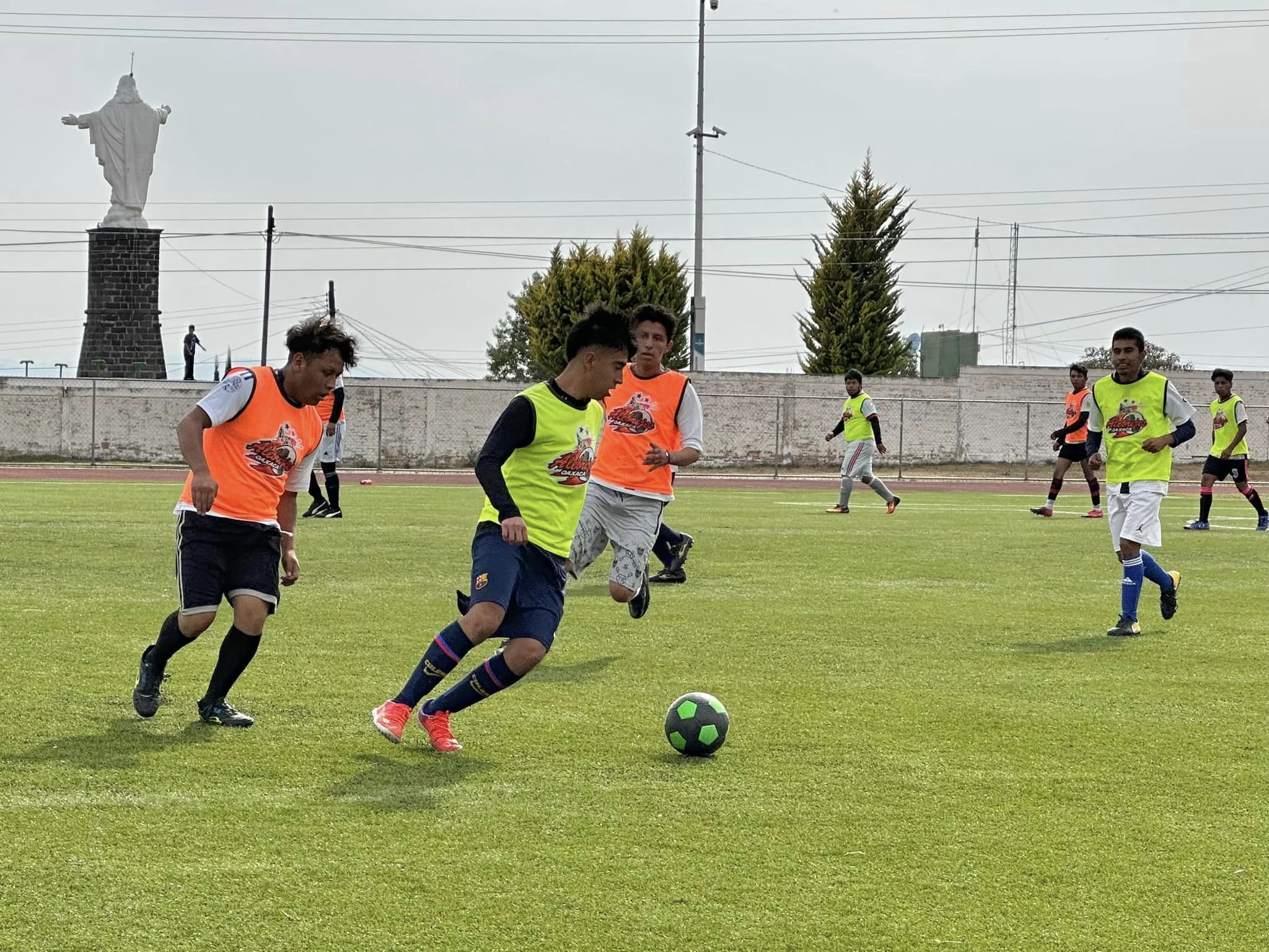 1680265467 10 En la unidad deportiva de Cristo Rey se llevaron a