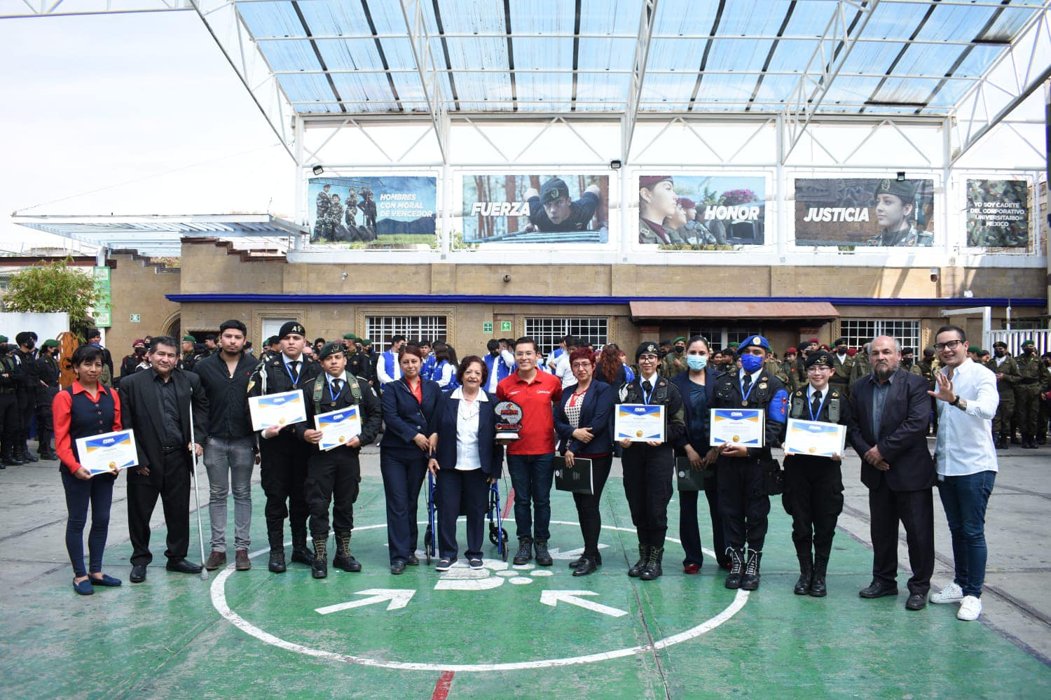 1680267065 Felicitamos a las y los alumnos del Corporativo Universitario