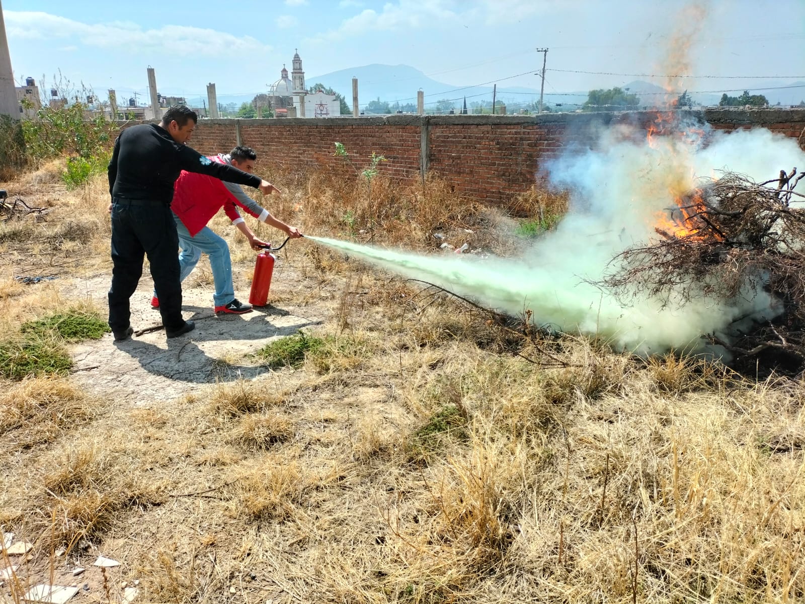 1680280223 Este dia la Coordinacion de Proteccion Civil y Bomberos de