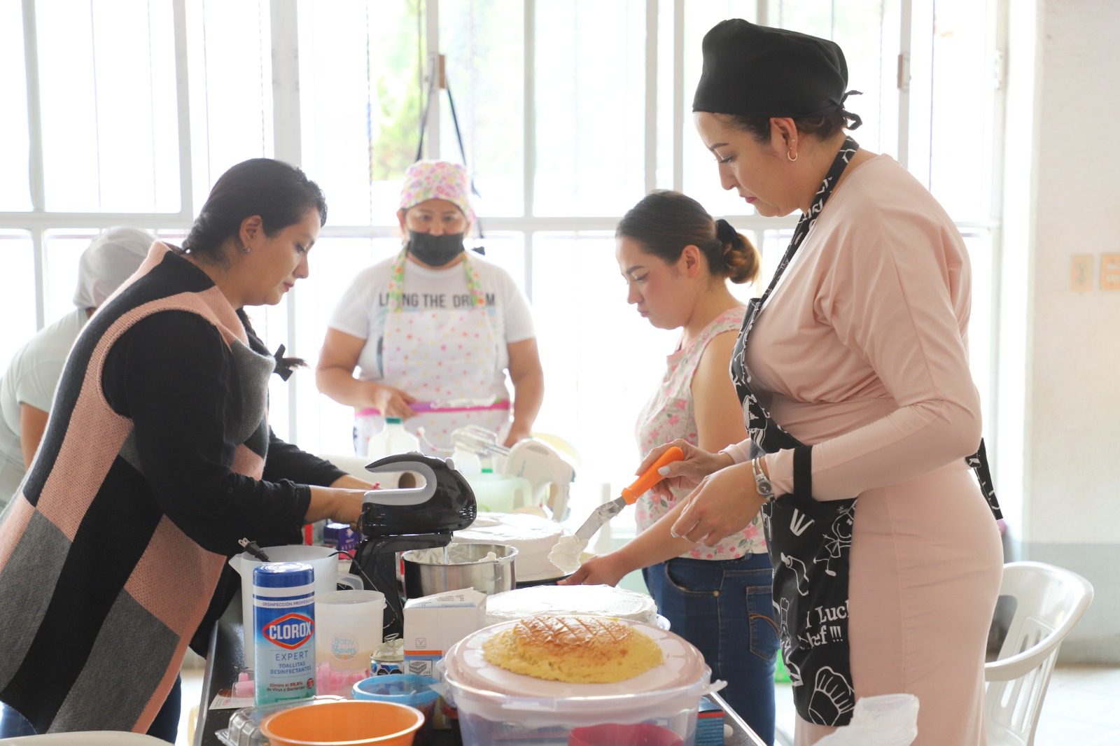 1680290188 163 Con el taller de Pasteleria impartido por la Direccion de