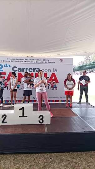 Ceremonia de premiacion de la 2da Carrera con la Familia