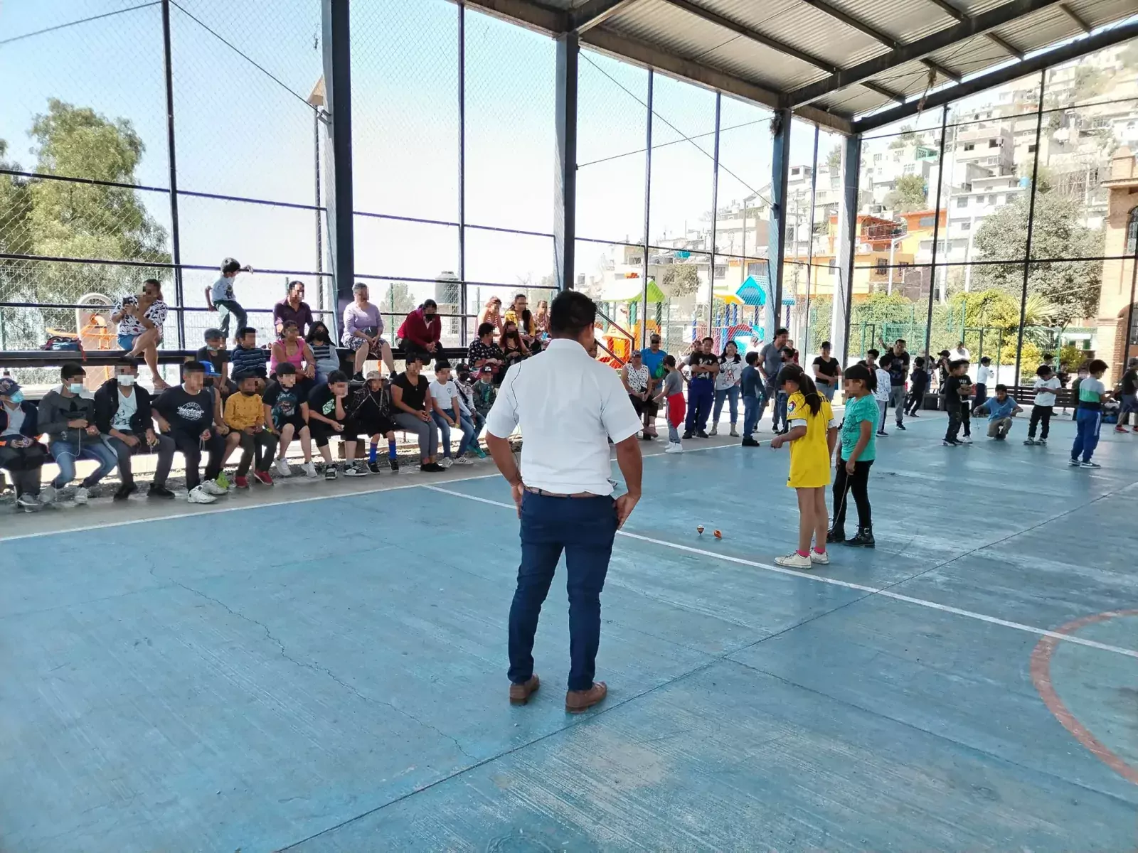 El presidente municipal Profr Felix Guzman Florin agradece la participacion jpg