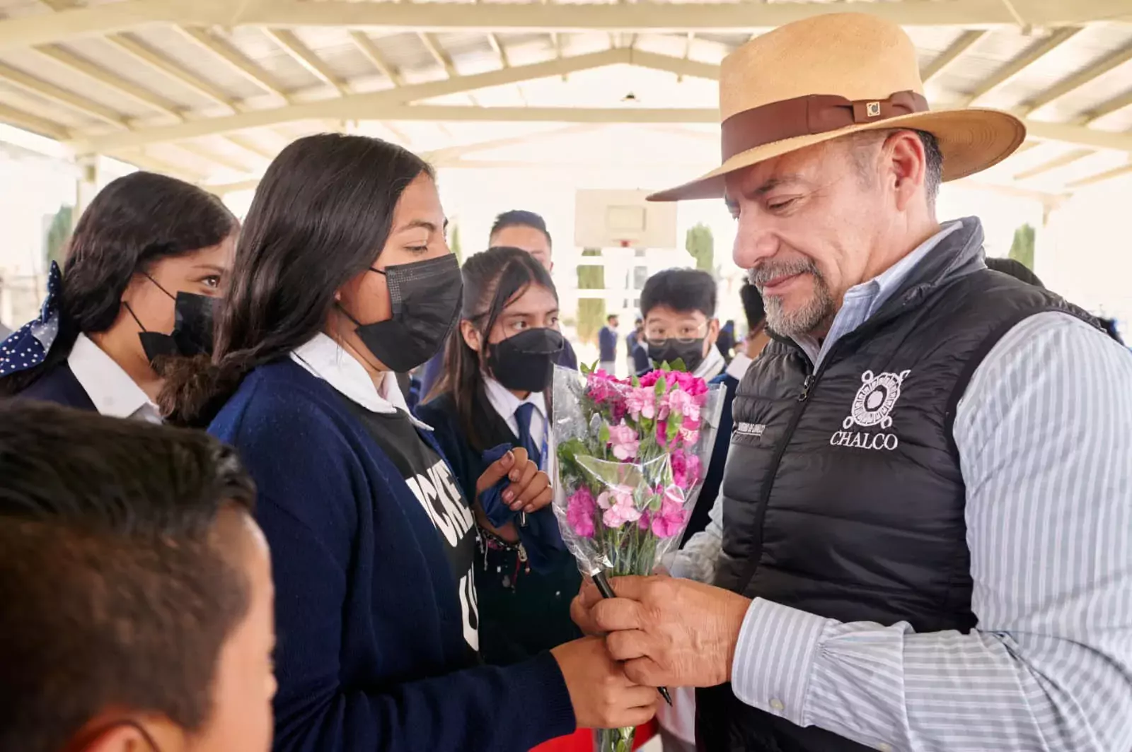 Tambien a XicoNuevo llevamos obras de infraestructura educativa para que jpg