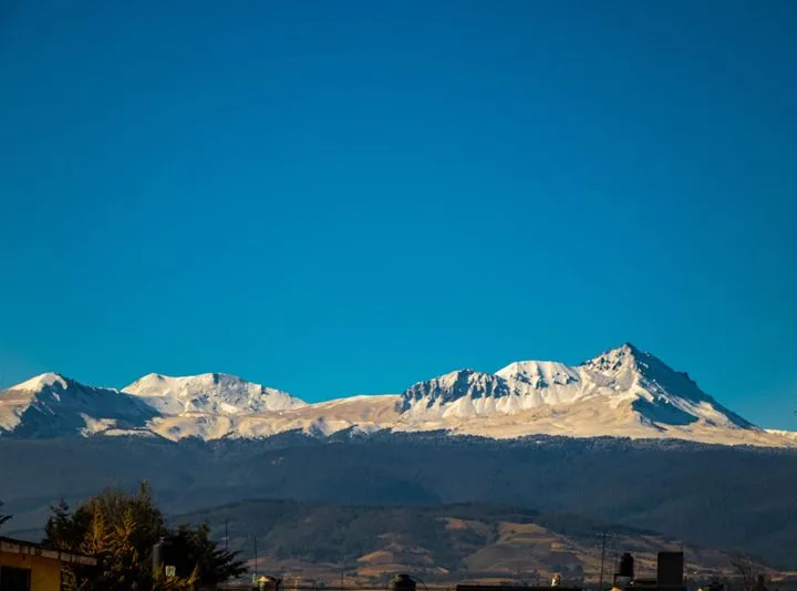 ¡El guardian de Toluca se cubre de nieve jpg