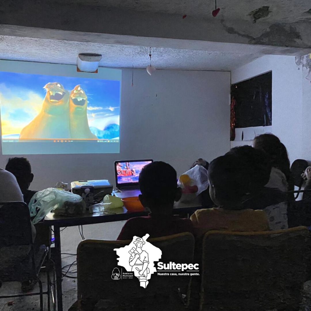 1680350719 672 ¡La tarde de cine en la biblioteca publica Lic Cesar