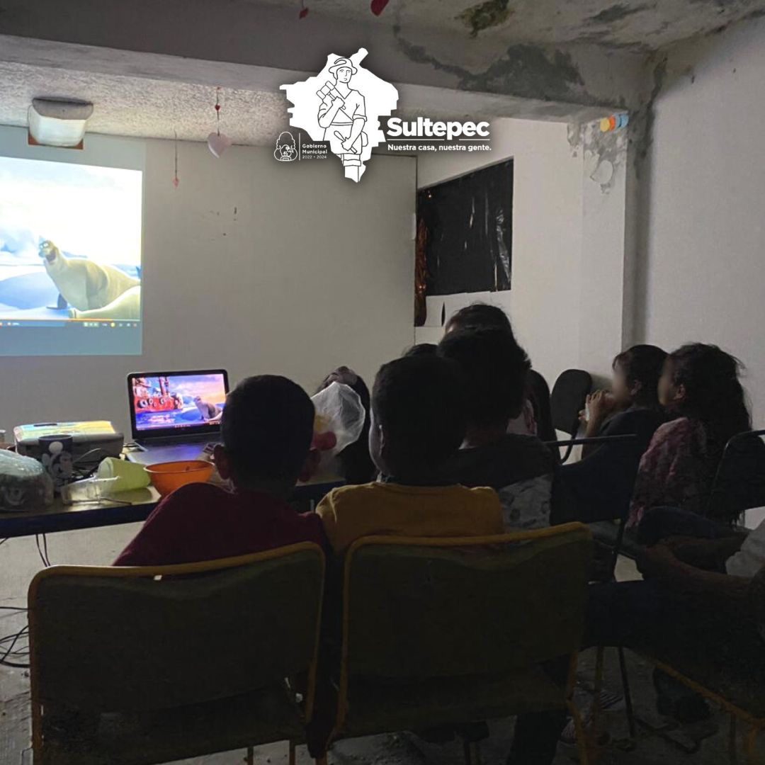 1680350723 796 ¡La tarde de cine en la biblioteca publica Lic Cesar