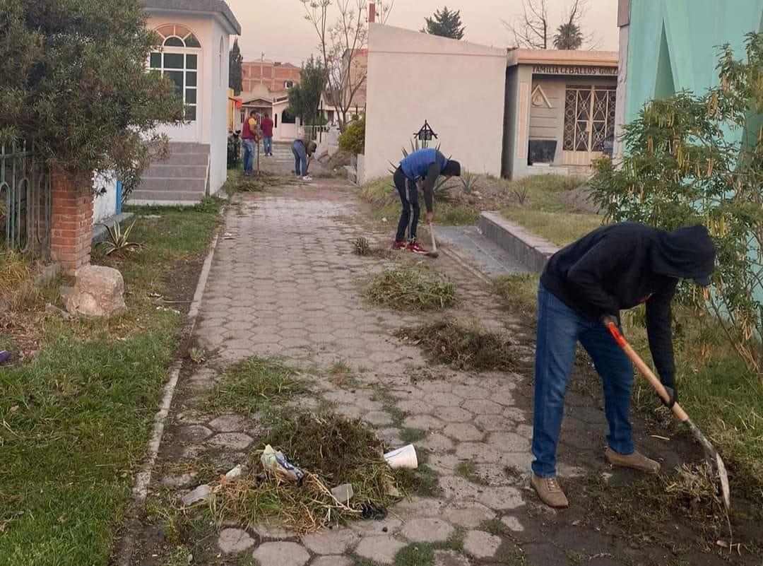 1680372737 878 SE REALIZO FAENA EN EL PANTEON MUNICIPAL