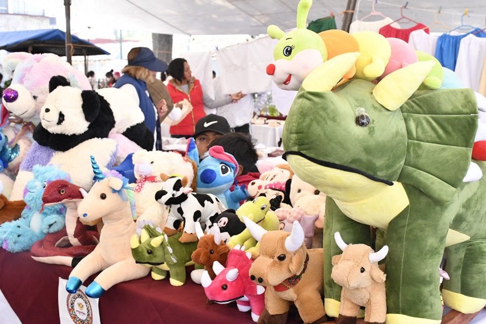 1680376454 770 El tianguis en conmemoracion del Dia del Artesano sigue este