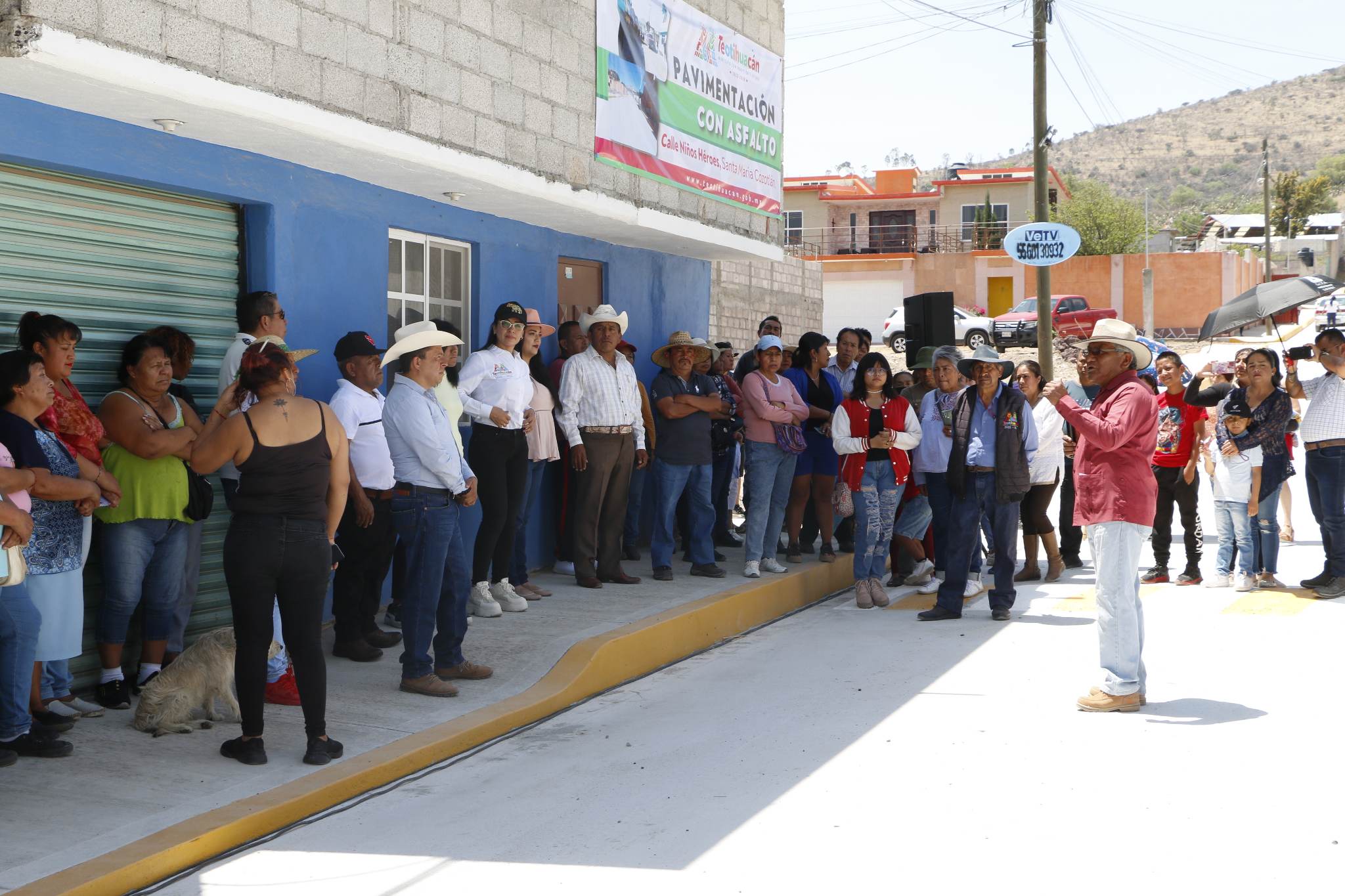 1680378500 415 Entrega de la obra Pavimentacion con asfalto calle Ninos Heroes