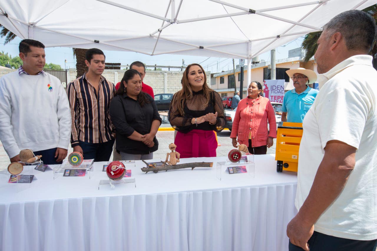 1680379154 95 En compania de los integrantes del Cabildo recorri la expo venta