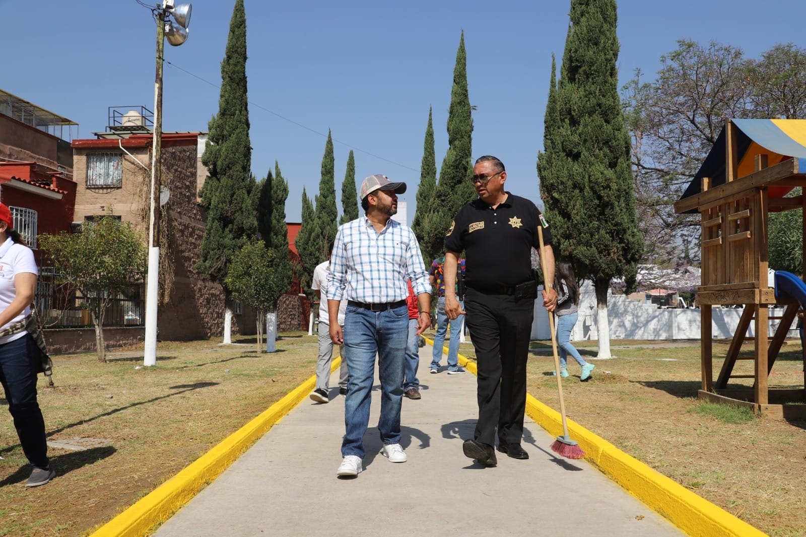 1680380843 709 En el fraccionamiento Misiones el alcalde Aldo Ledezma y el